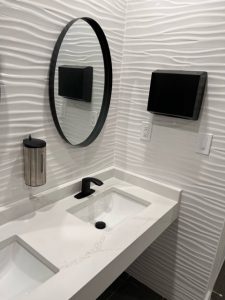 Modern Bathroom Design with mirror and sink